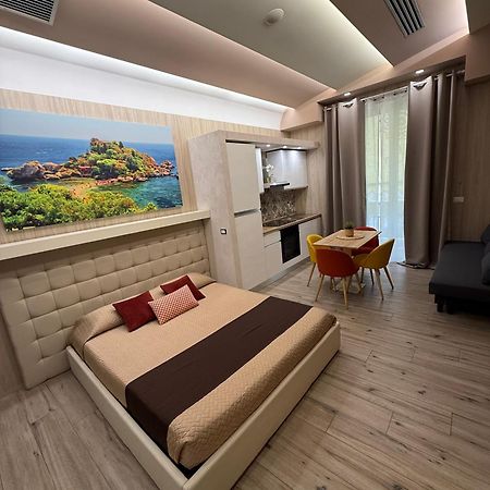 Th Luxury Rooms & Apartment Giardini Naxos Esterno foto