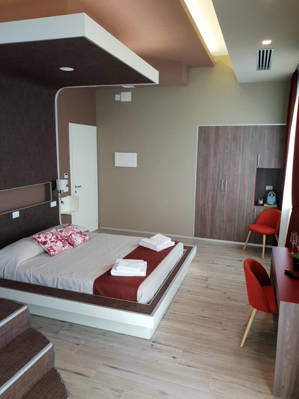Th Luxury Rooms & Apartment Giardini Naxos Esterno foto