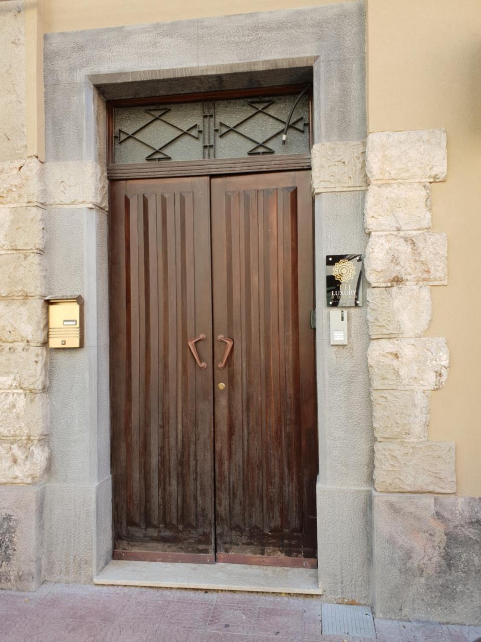 Th Luxury Rooms & Apartment Giardini Naxos Esterno foto